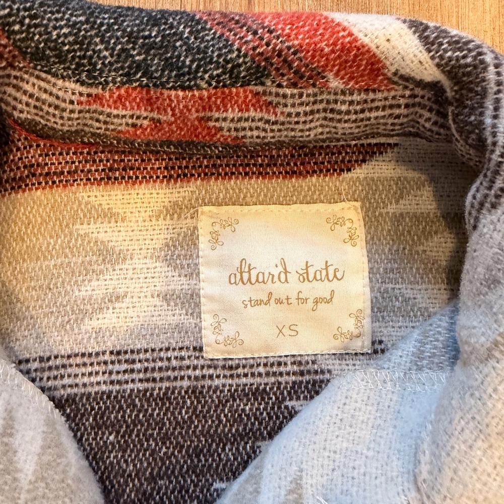 Altar'd State Flannel - Picture 2 of 3